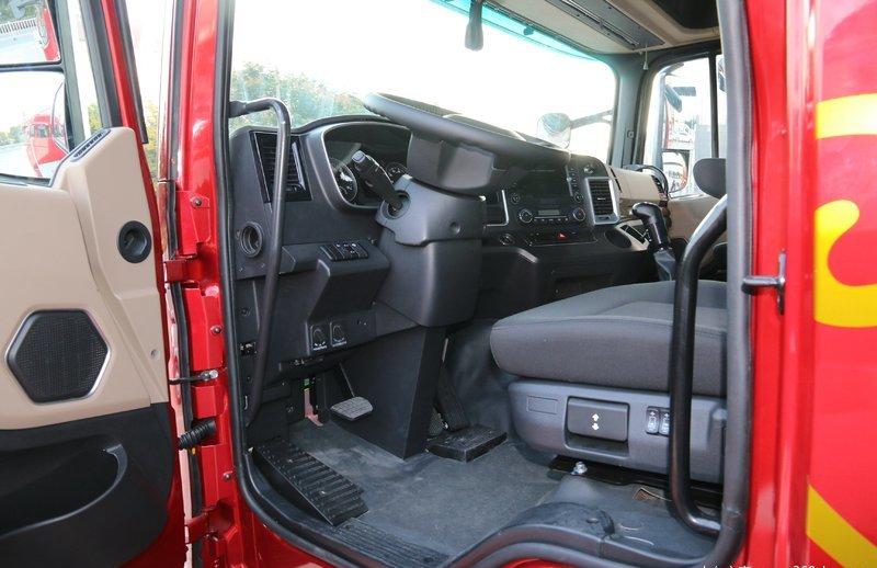 Xe tải JAC K5 mới đỏ nội thất